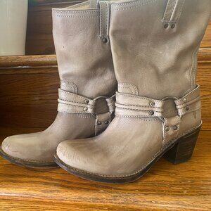 Frye Boots Grey Carmen Harn  Size 9.5